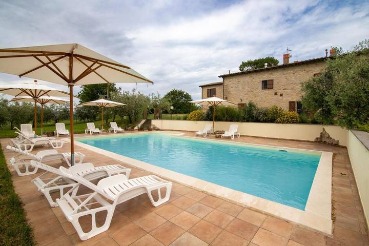 Location de vacances pour 2 personnes, avec jardin et piscine, animaux acceptés à Gualdo Tadino - 3