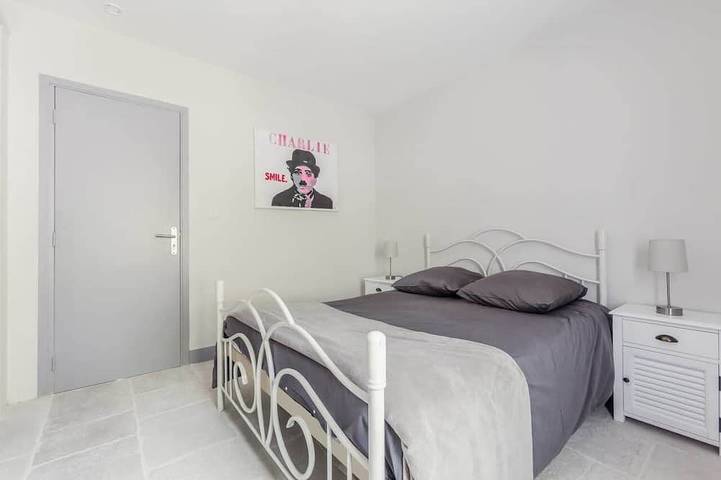 Location de vacances pour 14 personnes, avec Jacuzzi et Jardin à Rognes - 2