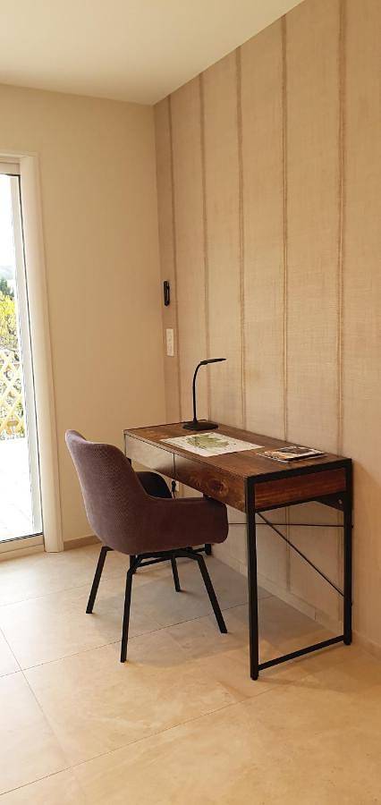 Location de vacances pour 4 personnes, avec vue et terrasse à Fontaine-sur-Ay - 3