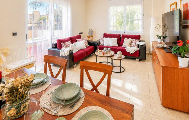 Acogedor apartamento de 2 dormitorios con piscina cerca de Playa Lebeche in Playa El Arenal/Playa Pedrucho (La Manga), San Javier
