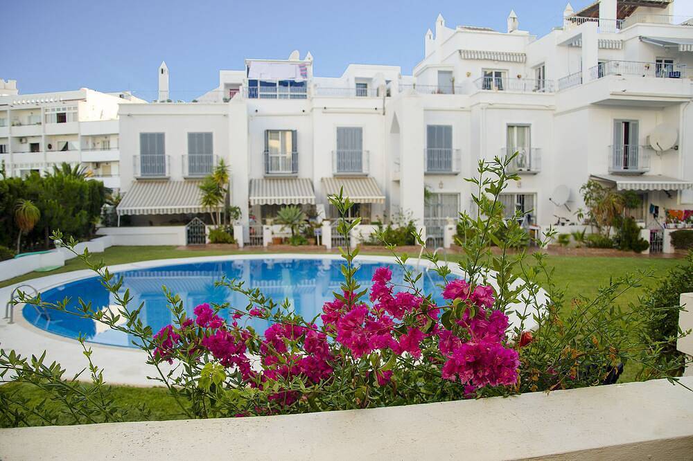 Grande Casa In Zona Parador Con Piscina E Vista Mare Vicino A Burriana E Città in Playa Carabeíllo, Nerja