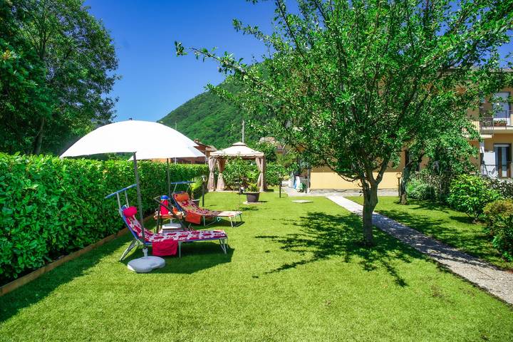 Ferienwohnung für 7 Personen, mit Garten und Ausblick sowie Balkon in Lago Maggiore (Piemont) - 4