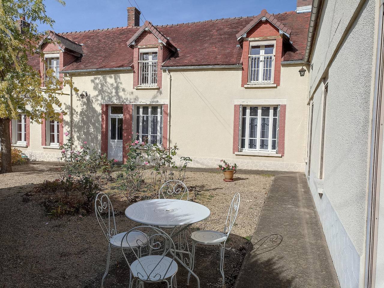 Gîte charmant sur exploitation viticole avec terrasse et équipements famille in Molosmes, Arrondissement d'Avallon