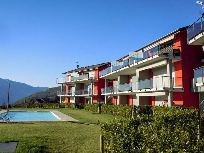 Appartamento intero, Appartamento vacanze per 4 persone con balcone in Comune di Luino, Lago Maggiore (Lombardia)