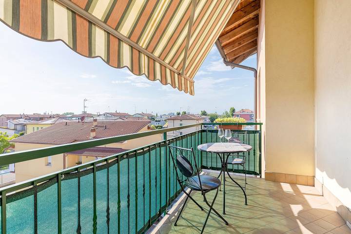Apartment 'Garda Funfamily' with Balcony, Wi-Fi and Air Conditioning