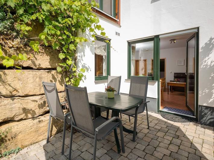 Ferienhaus für 4 Personen, mit Terrasse in Ulmen