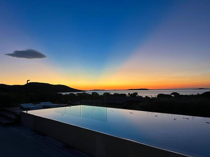 Villa pour 10 personnes, avec vue ainsi que piscine et jardin dans Palombaggia