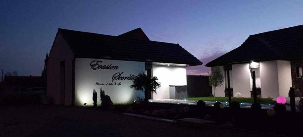 Gîte pour 2 personnes, avec Jacuzzi et Terrasse dans Sainte-Marie-Kerque