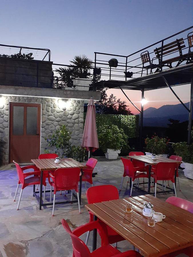 Maison d’hôte pour 5 personnes, avec jardin ainsi que terrasse et vue dans Gjirokastër - 3