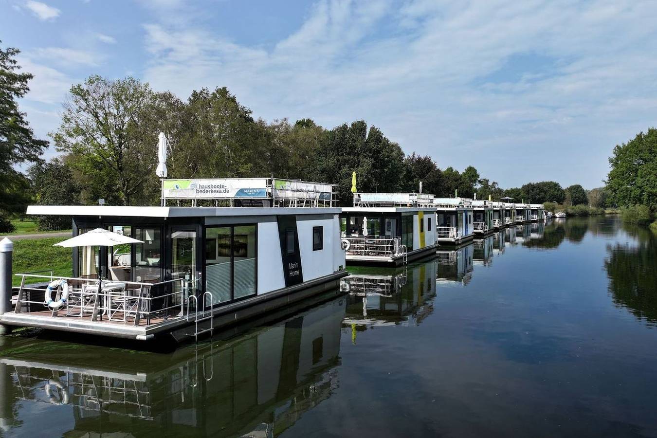 Hausboot 1 See-Treff. Festverankert und mit Panoramablick. in Geestland, Cuxland