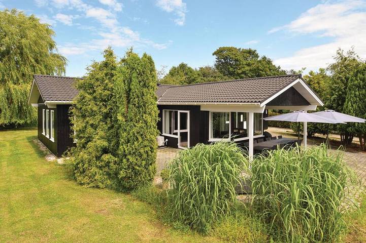 Ferienhaus für 12 Personen, mit Terrasse und Sauna