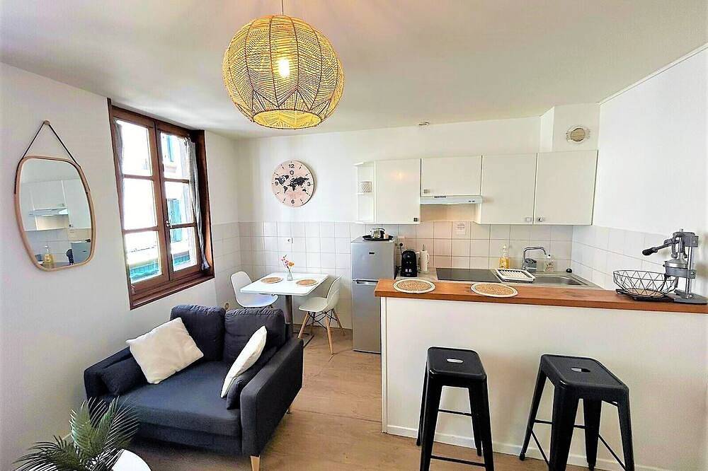 Ganze Wohnung, 150m from the cathedral and in the heart of the historic center, cosy apartment in Rodez, Zentralmassiv