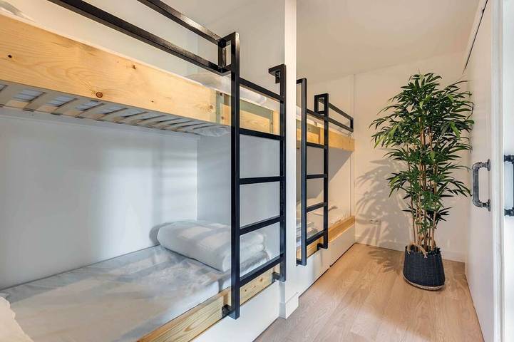 Gîte pour 8 personnes, avec jardin dans Pougny - 4