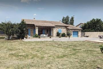 Gîte pour 11 personnes, avec piscine à Saint-Didier-sous-Aubenas