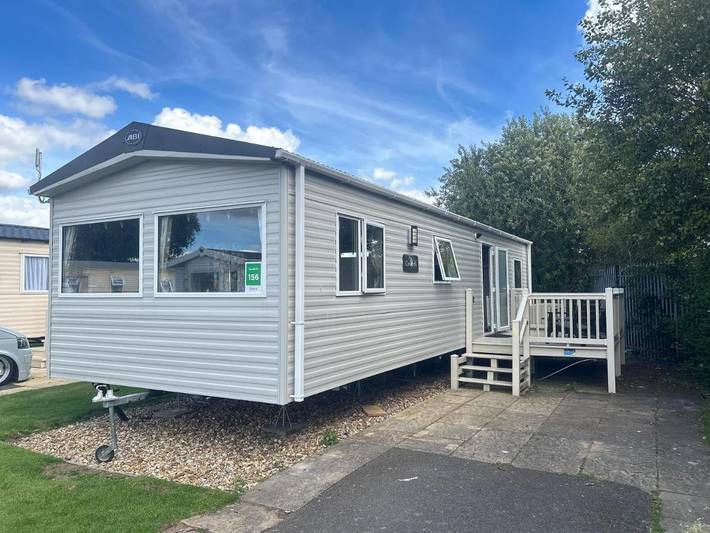 Camping for 8 people, with terrace and pool as well as children pool in Ingoldmells