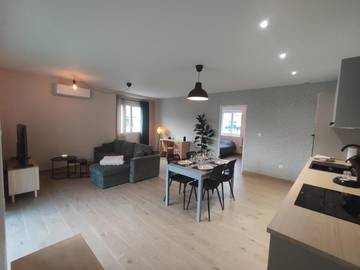 Gîte pour 4 personnes, avec terrasse à Saint-Laurent-de-Chamousset