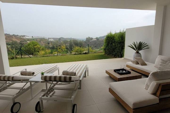 Location de vacances pour 4 personnes, avec piscine ainsi que jardin et terrasse dans La Cala Golf