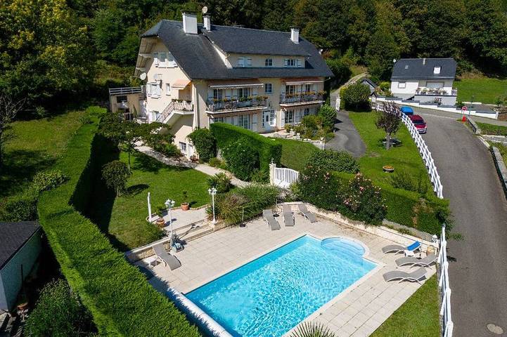 Villa avec piscine face aux montagnes in Ayzac-Ost, Pyrénées