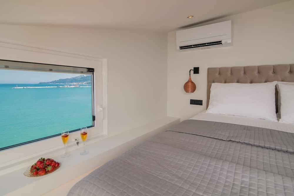 Ganze Wohnung, Minimal Loft with Sea View over Zakynthos Harbor! in Zakynthos Stadt, Zakynthos