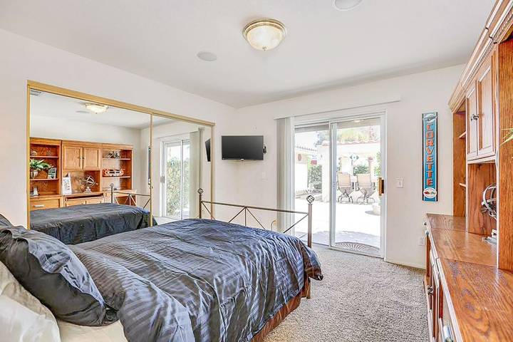 Vacation rental for 10 people, with yard and terrace, with pets in Bermuda Dunes