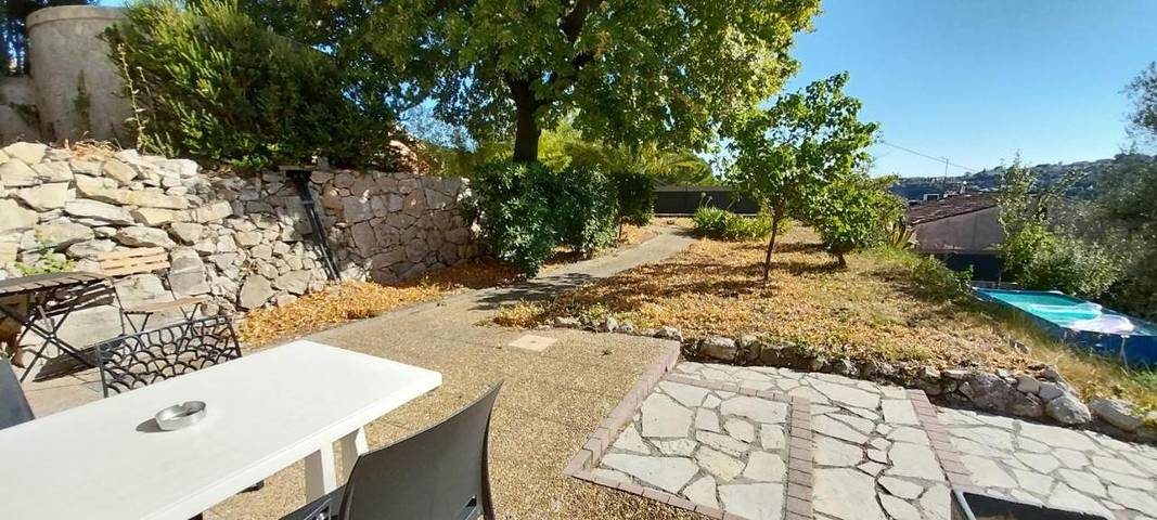 Gîte pour 5 personnes, avec jardin et vue à Saint-André-de-la-Roche - 3