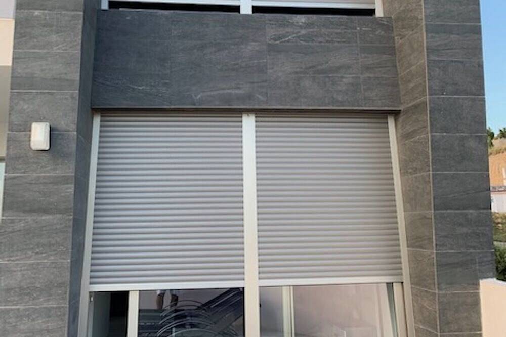Moderne neue Villa mit privatem beheiztem Pool in Busot, Costa Blanca