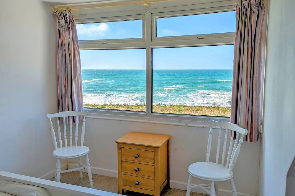 Direct expansive sea views from every room and the garden. in Trevone, Cornwall