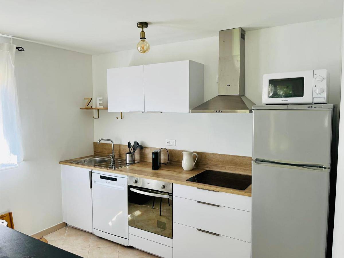 Appartement entier, Two-Bedroom Apartment in Lucciana, Région de Bastia