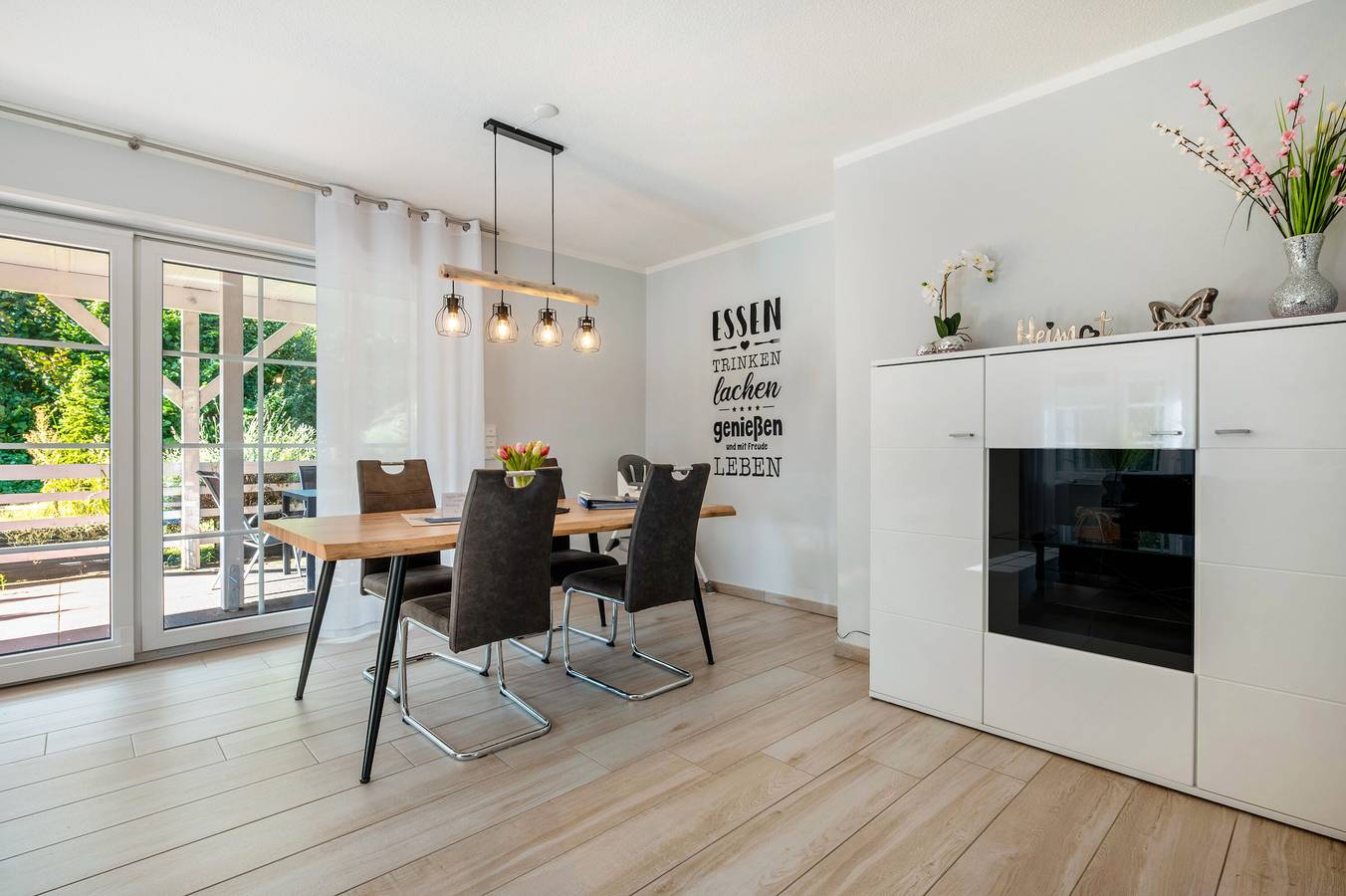 Ganze Wohnung, Apartment 'Haus Ankerplatz' mit privater Terrasse, Gemeinschaftsgarten und Wlan in Wischhafen, Cuxland
