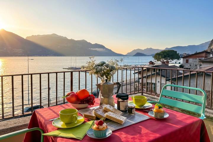 Ferienwohnung für 2 Personen, mit Balkon und Seeblick in Gemeinde Menaggio