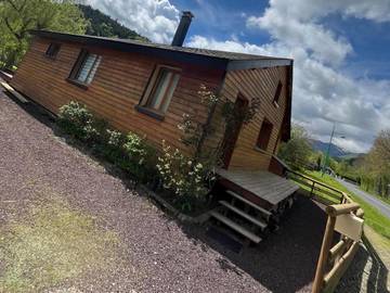 Chalet pour 11 personnes, avec jardin et vue, animaux acceptés à Chambon-sur-Lac