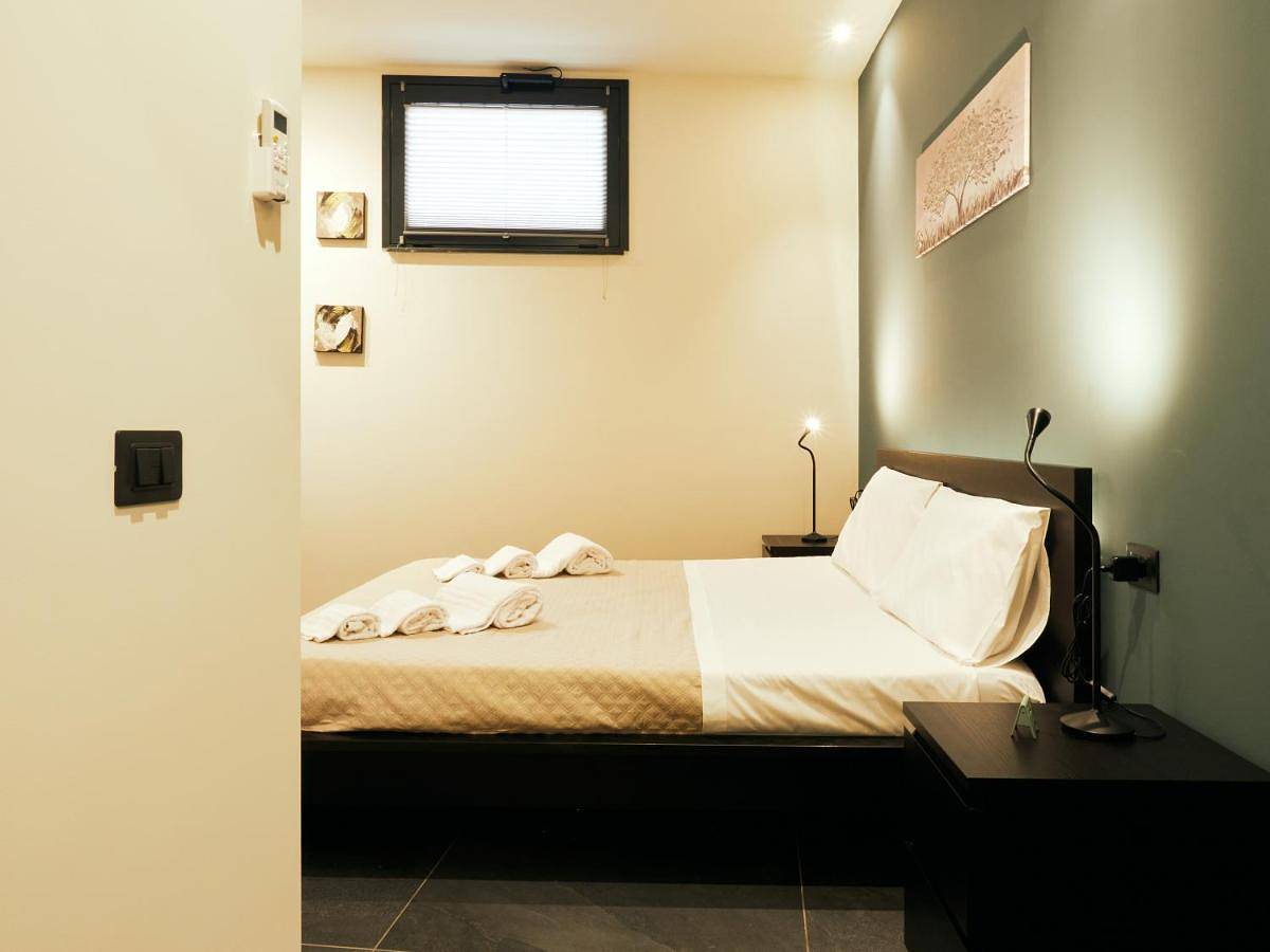 Double Room with Private Bathroom in Carini, Provincia di Palermo