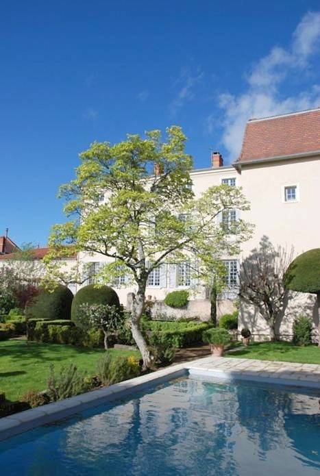 Maison d’hôte pour 2 personnes, avec vue et jardin ainsi que piscine et terrasse à Ambierle - 2