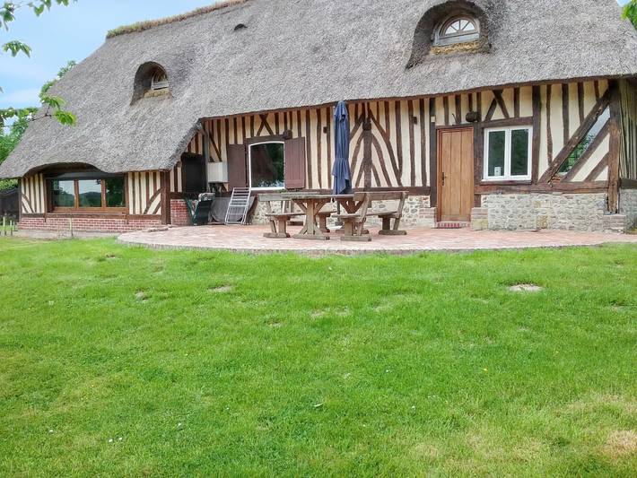 Gîte pour 8 personnes, avec terrasse à Clarbec