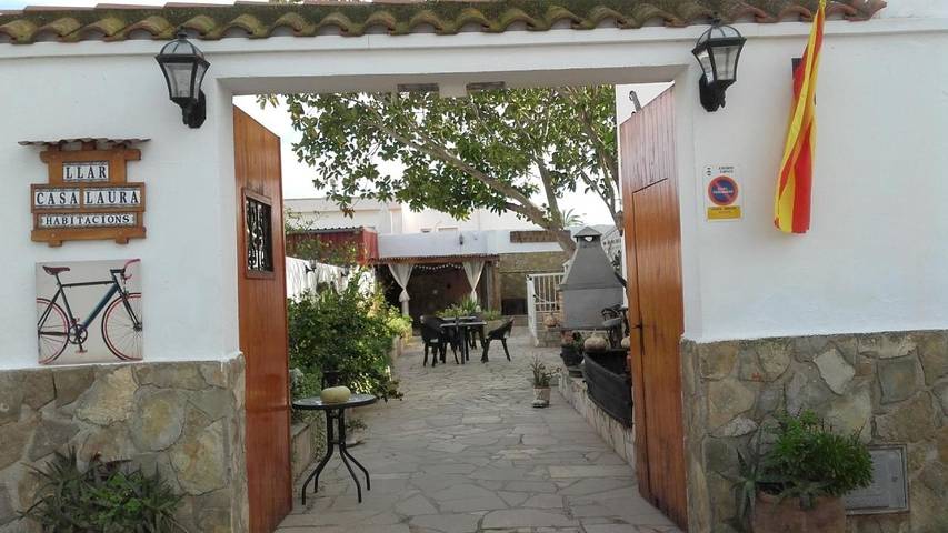 Apartamento para 34 personas, con Balcón y Terraza además de Jardín y Vistas en Amposta