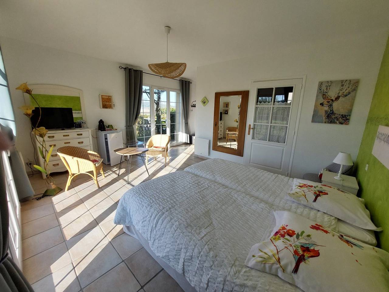 Chambres d'hôtes Le Clos des 4 Saisons - Printemps in La Rochepot, Région de Beaune