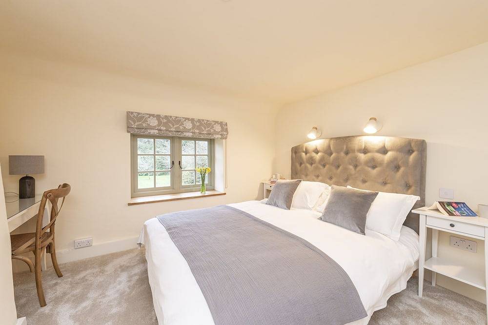 Ein charmantes und historisches Cobb Cottage am Rande des Dorfes Bransgore. in Sopley, Hampshire