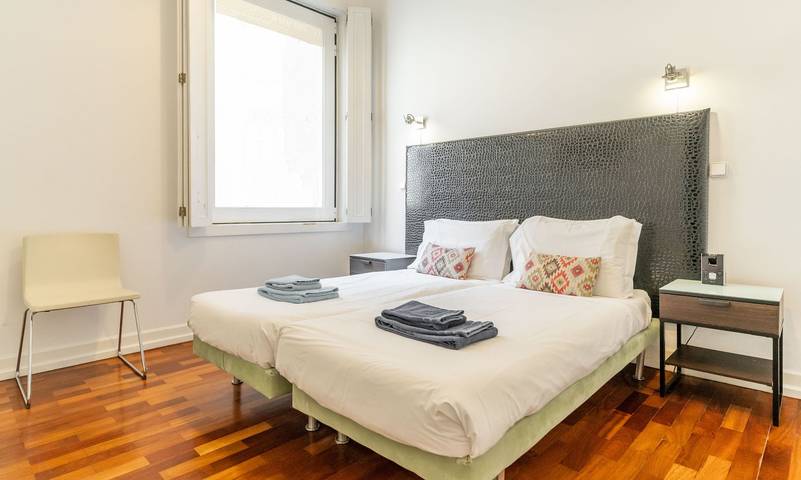 Apartamento entero, Ch3 in Lisboa ciudad in Sacramento, Santa Maria Maior