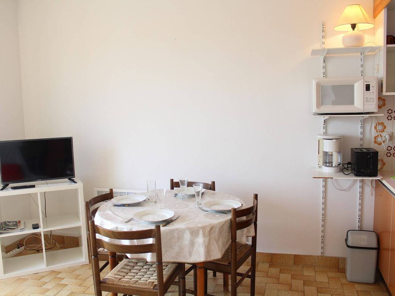 Apartamento entero, Apartamento para 4 personas con balcón, a 250 m de la playa en Port-la-Nouvelle in Port-la-Nouvelle, Region de Narbonne