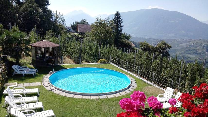 BnB für 2 Personen, mit Balkon und Terrasse sowie Garten und Pool in Schenna
