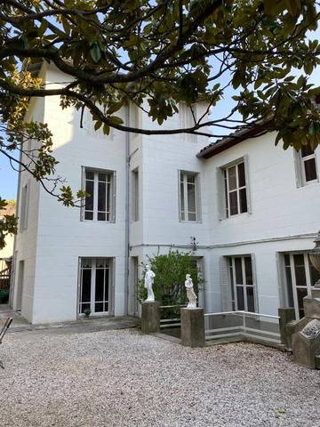 Gîte pour 2 personnes, avec jardin et vue ainsi que sauna et piscine, animaux acceptés à Espéraza