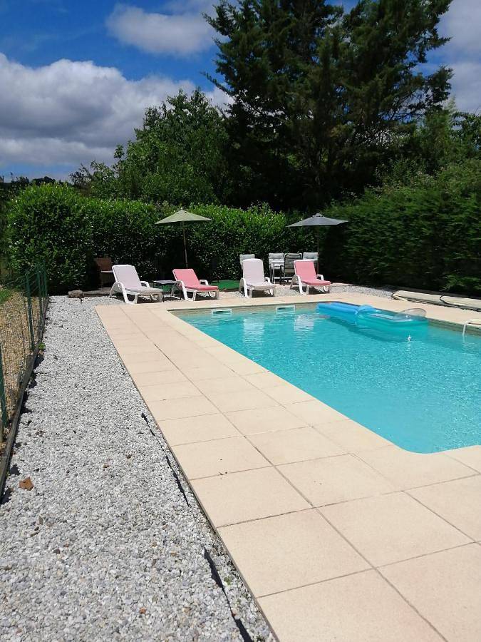 Location de vacances pour 2 personnes, avec piscine ainsi que jardin et vue à Montcaret - 3