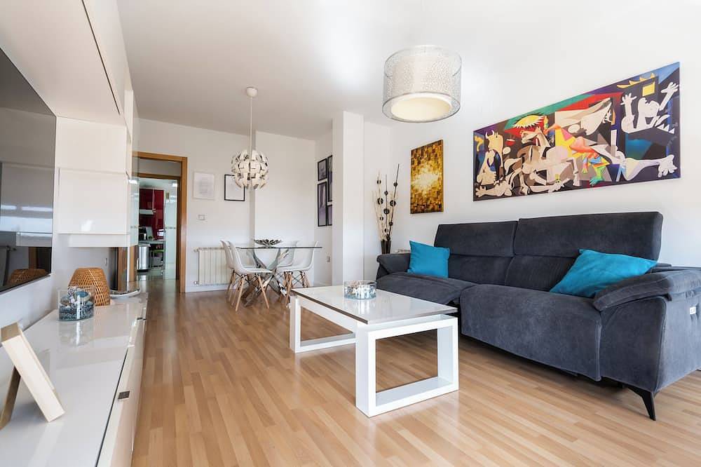 Entire apartment, Levante Apartment in Chinchilla - Albacete. Bright, peaceful, and with views in Chinchilla de Monte-Aragón, Albacete Province