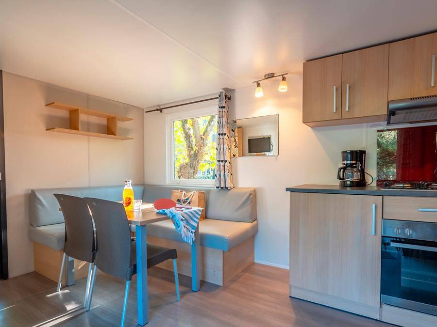 Camping Paradis Au port de l'houmeau. - Mobilhome 4 personnes - Chambres 2 Sde 4 Personnes Or in L'Houmeau, Région de La Rochelle