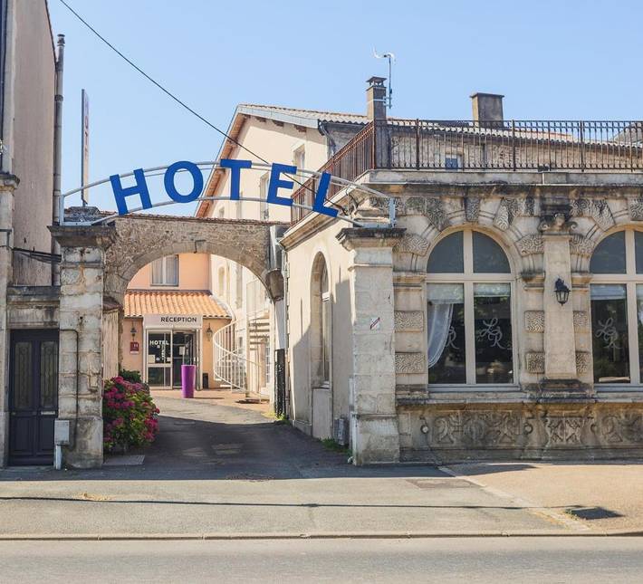 Hôtel pour 2 personnes, avec jardin, animaux acceptés à Saint-Maixent-l'École