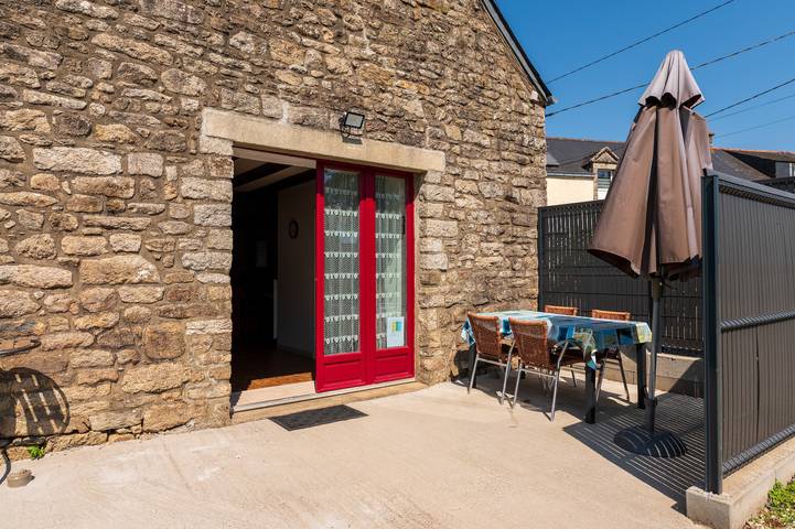Non-air-conditioned country cottage near a farm in Questembert, Vannes region