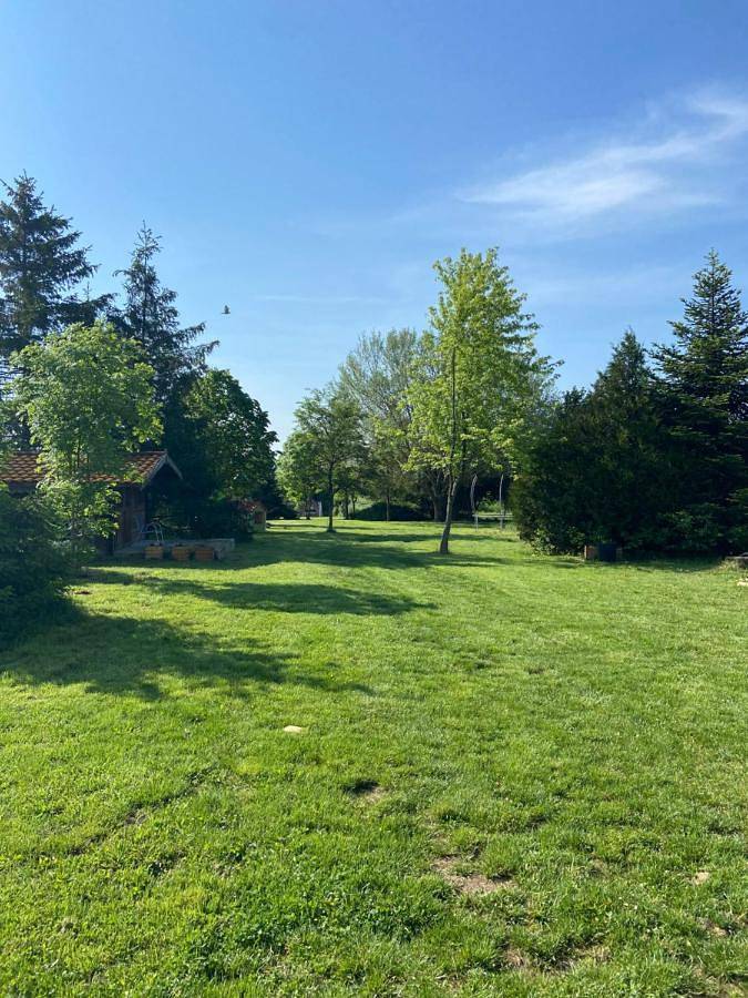 Gîte pour 2 personnes, avec jardin ainsi que terrasse et vue à Talizat - 2