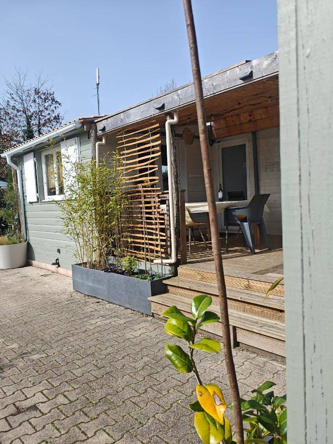 Gîte pour 4 personnes, avec terrasse et piscine dans Plage de La Hume