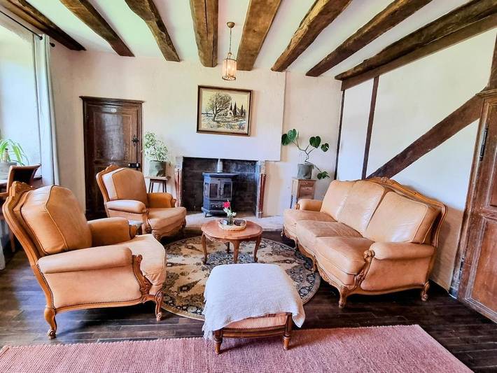 Location de vacances pour 9 personnes, avec jardin ainsi que piscine et vue, animaux acceptés dans La Celle-en-Morvan