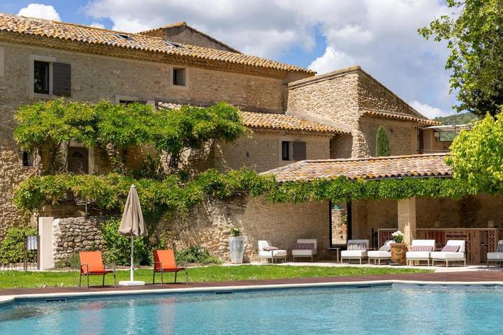 Hôtel pour 2 personnes, avec sauna et piscine ainsi que jardin et vue